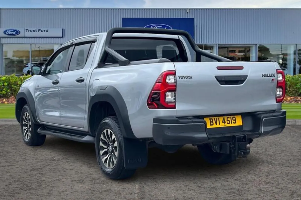 Toyota Hilux GR SPORT AUTO 2.8 D-4D Euro 6 204ps 4 - Image 2