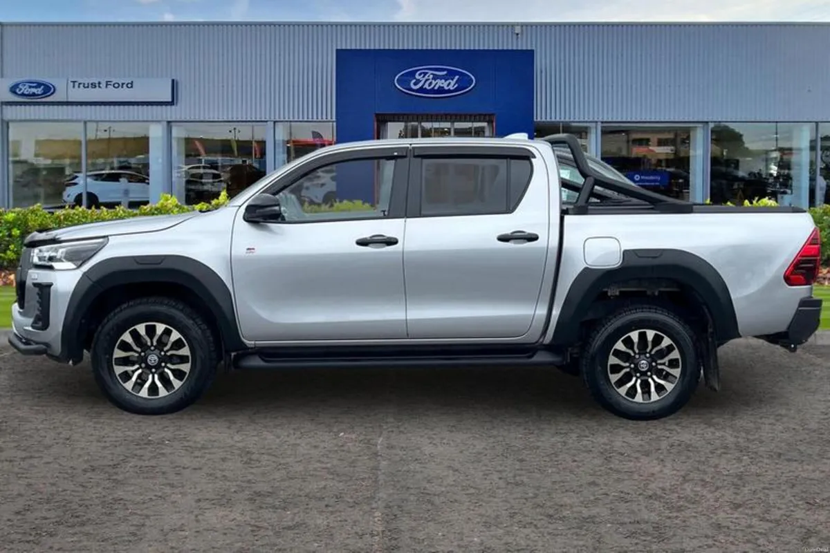 Toyota Hilux GR SPORT AUTO 2.8 D-4D Euro 6 204ps 4 - Image 5