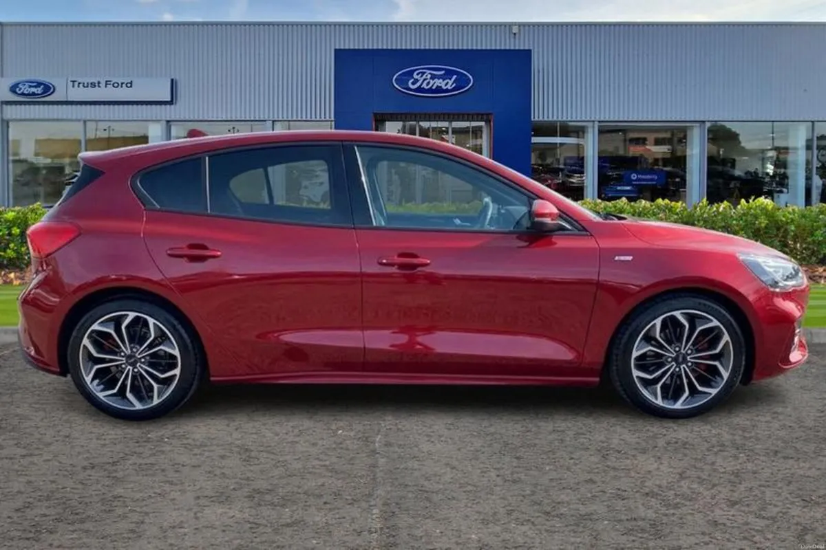 Ford Focus ST-Line X - Image 3