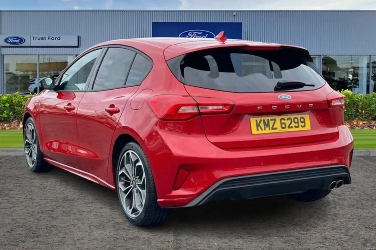 Ford Focus ST-Line X - Image 2