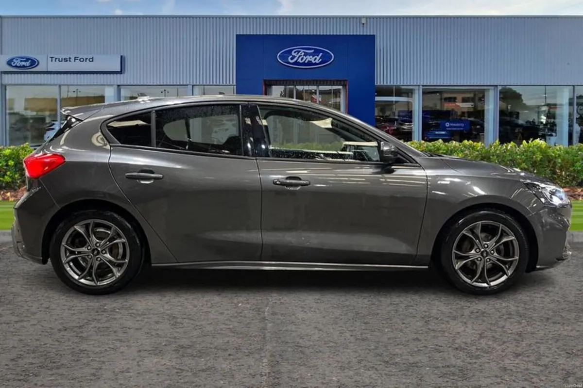 Ford Focus ST-Line Edition - Image 3