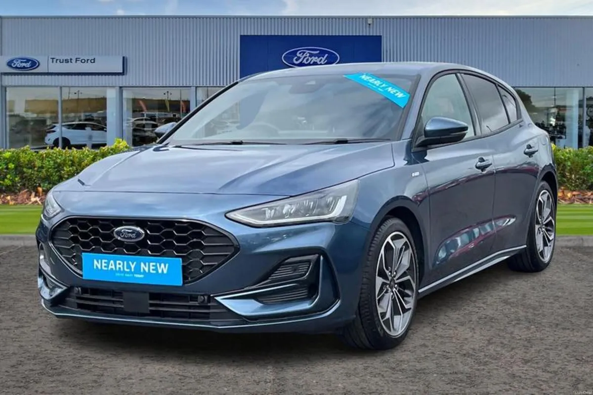 Ford Focus 1.0 EcoBoost Hybrid mHEV 155 ST-Line X - Image 5