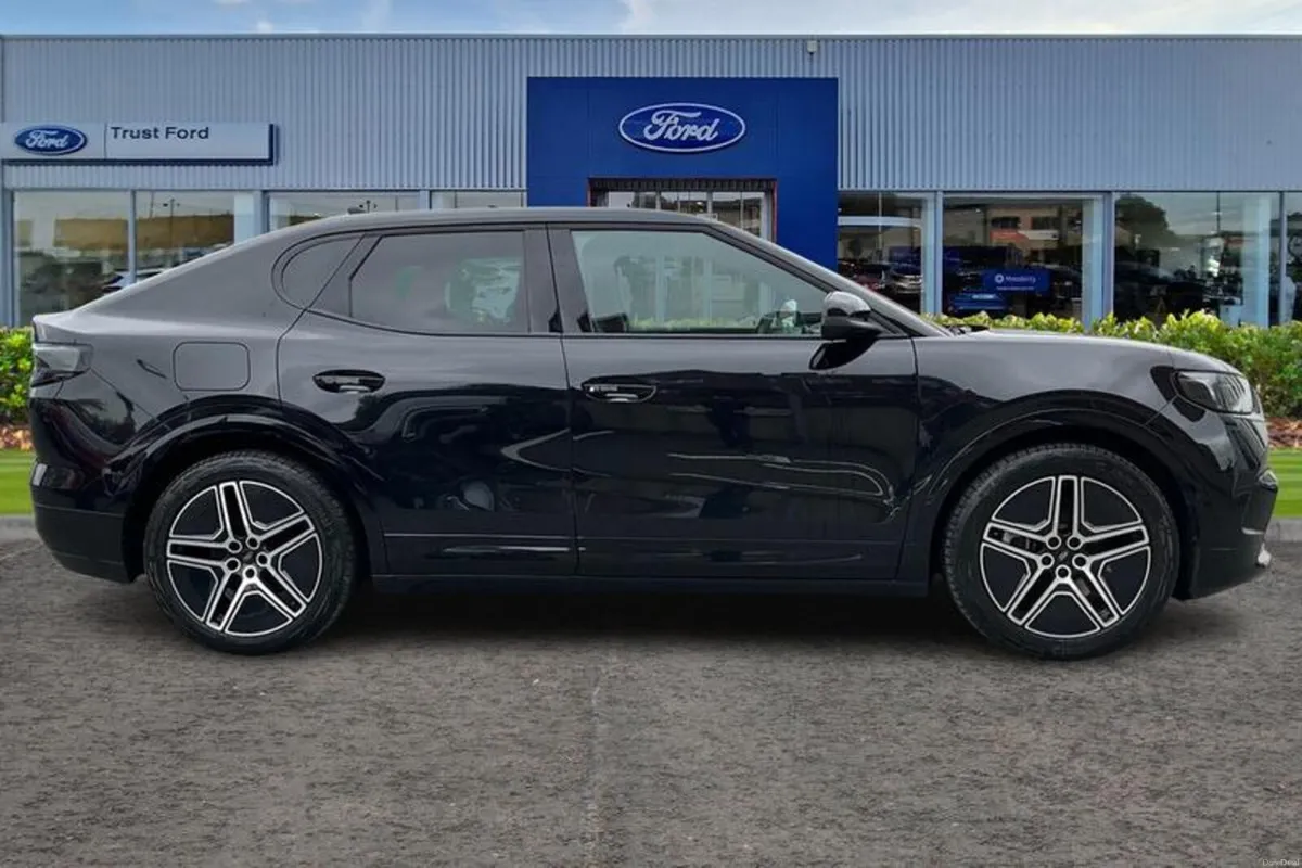 Ford Capri Extended Range 77kWh Premium SUV 5dr El - Image 3