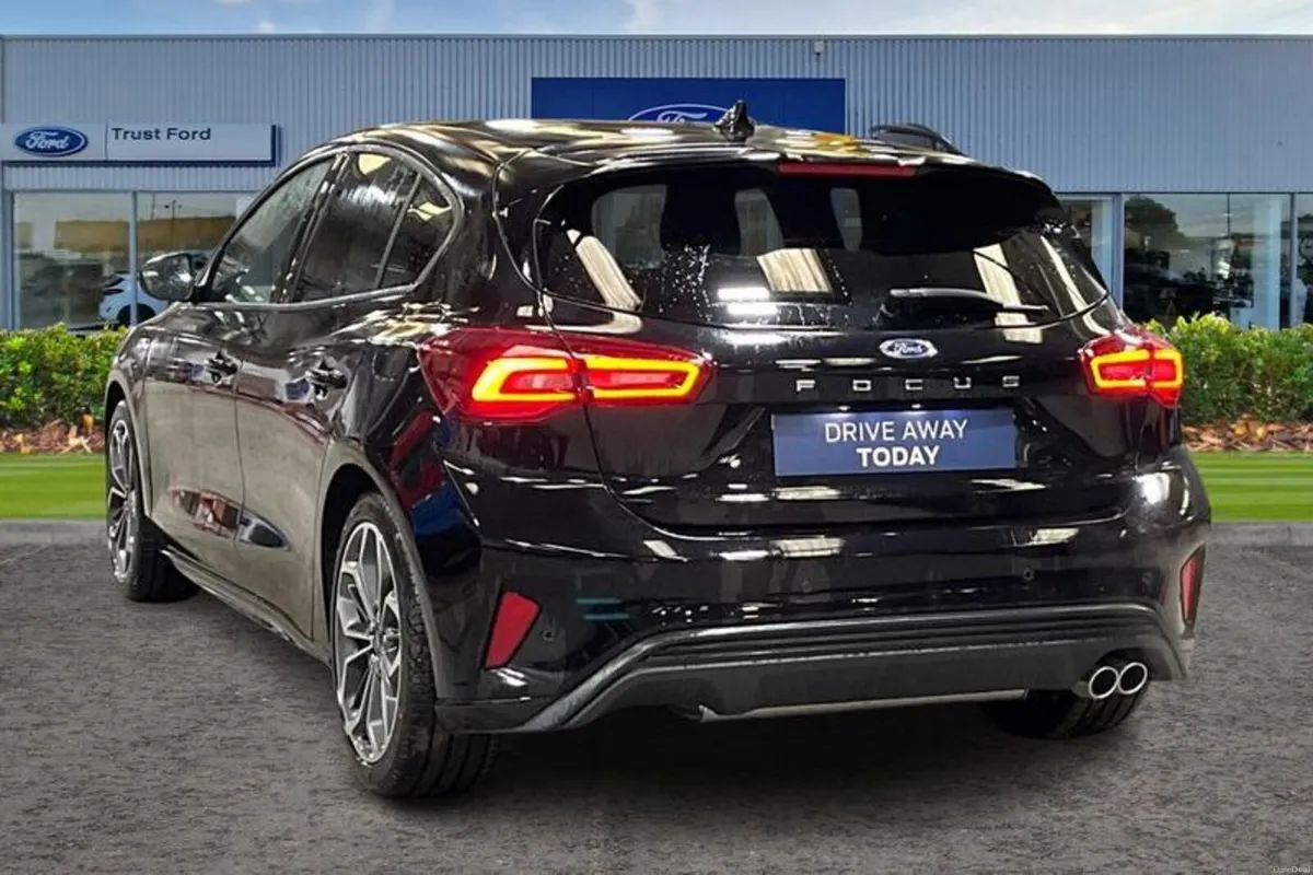 Ford Focus ST-Line X - Image 2