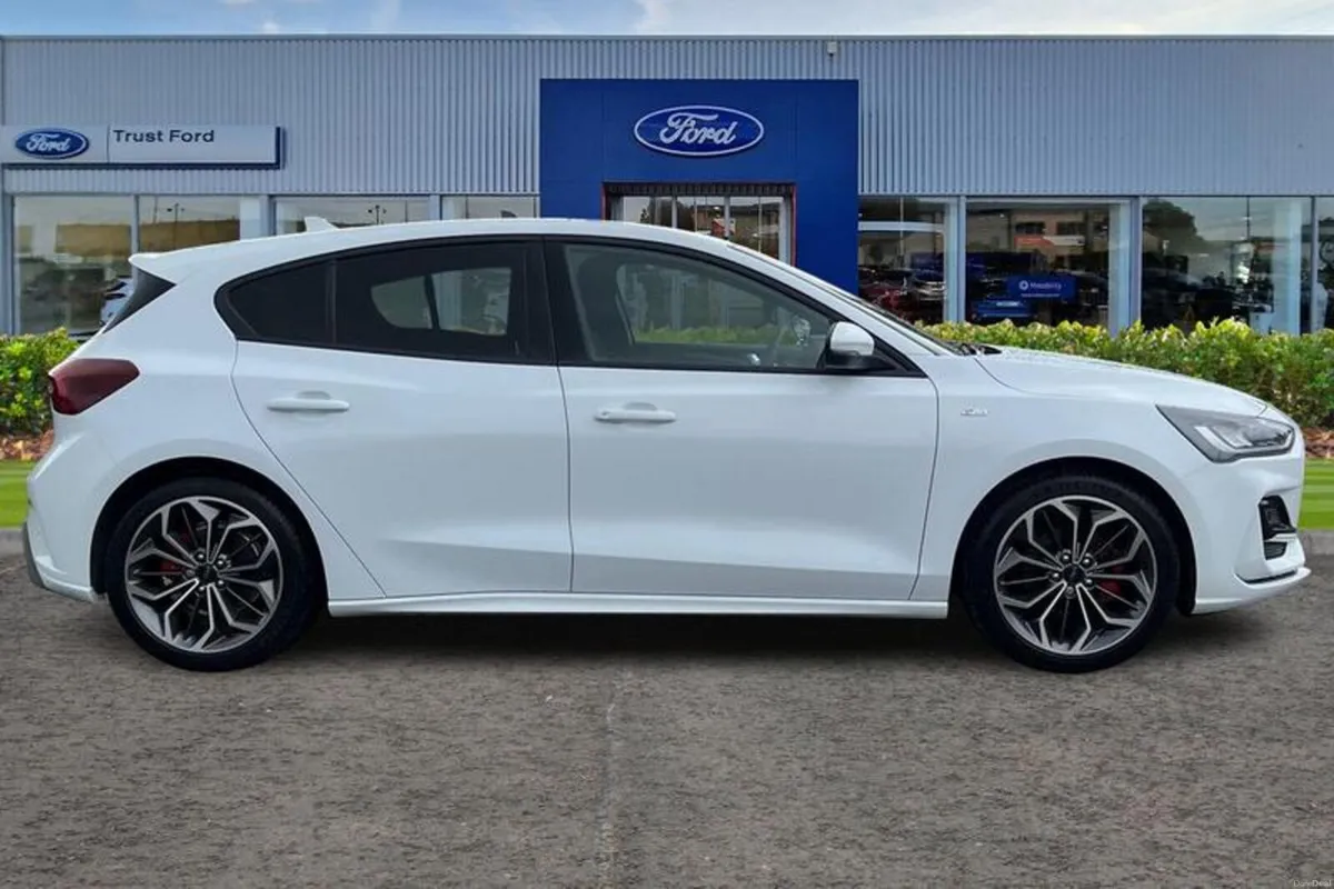 Ford Focus ST-Line X - Image 3