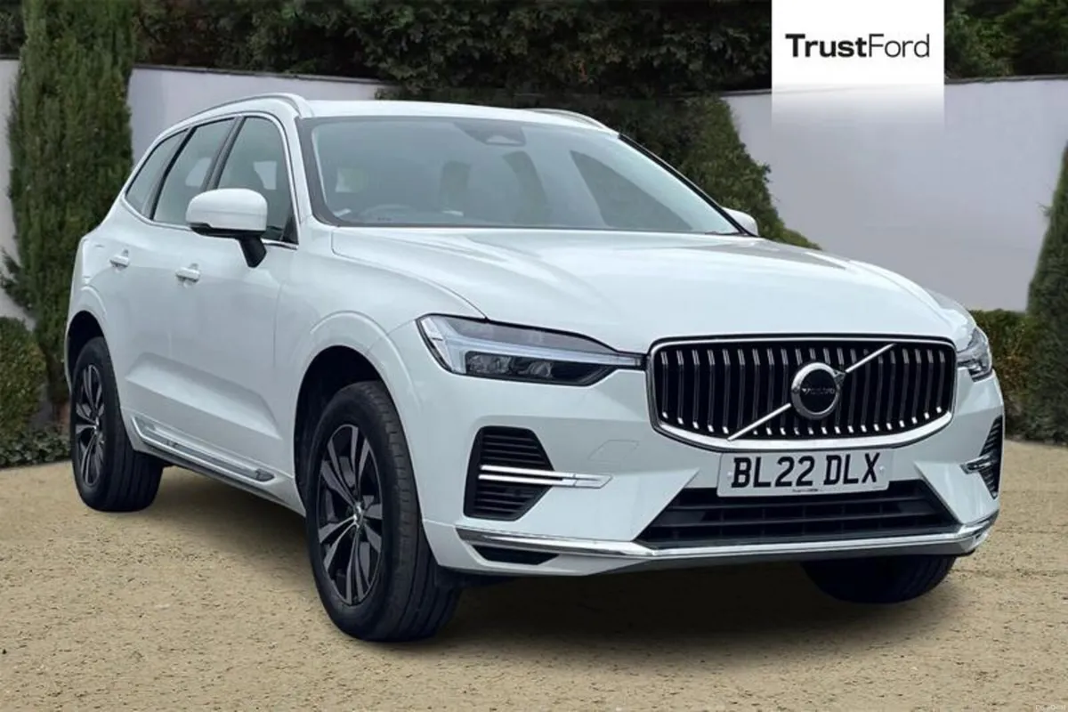 Volvo XC60 2.0h T6 Recharge 18.8kWh Core SUV 5dr P - Image 1