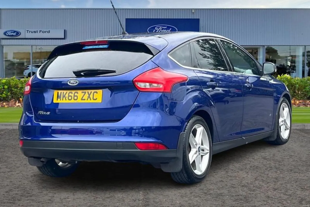 Ford Focus Zetec - Image 4
