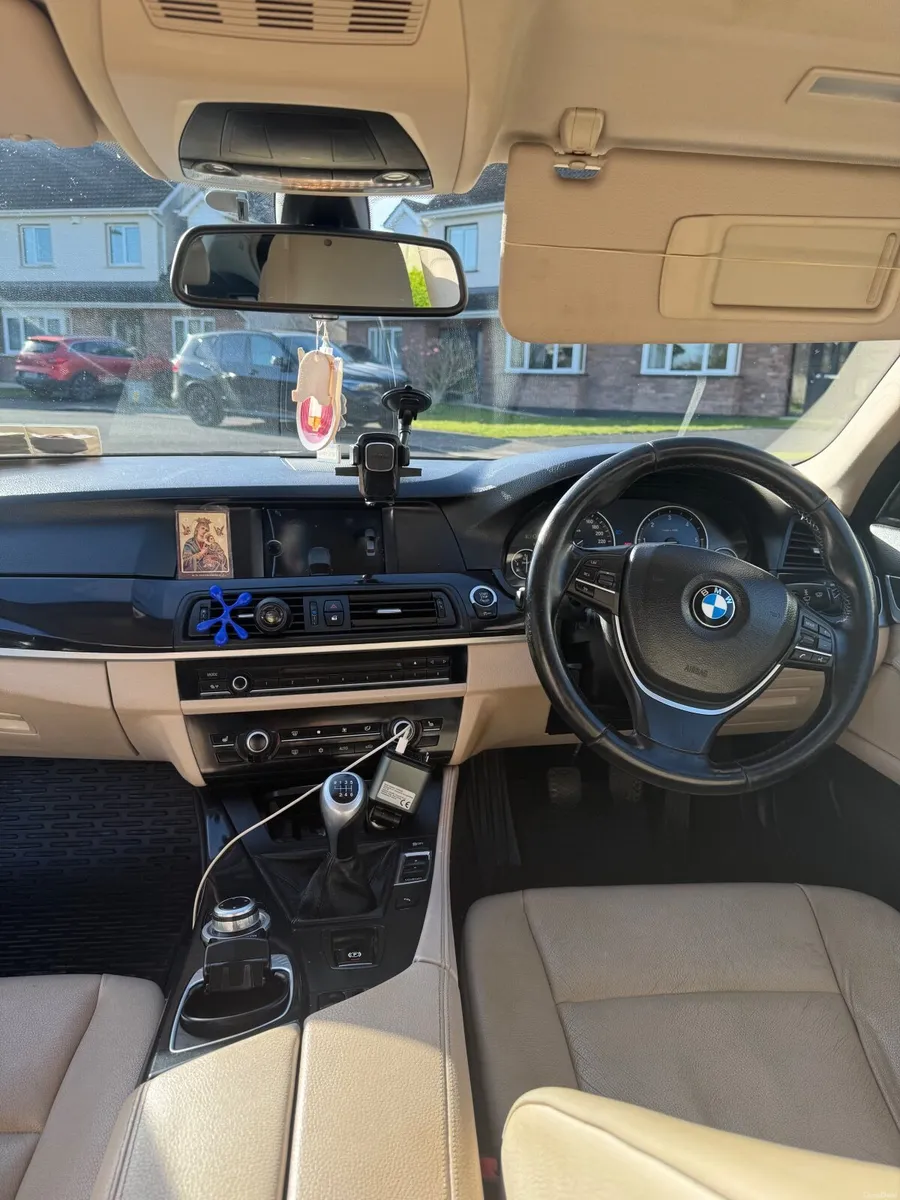 BMW 5-Series 2012 - Image 5