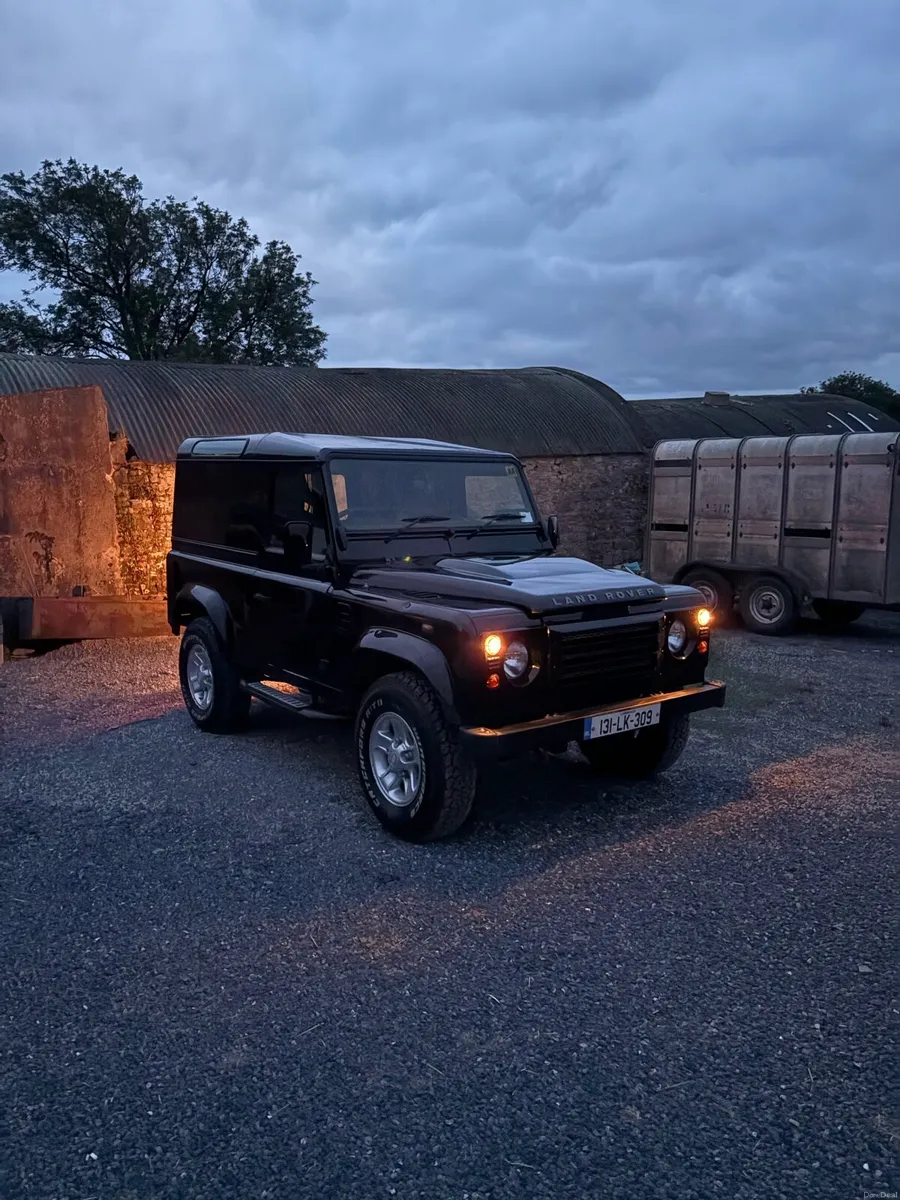 2013 Land Rover Defender 90 - Image 4