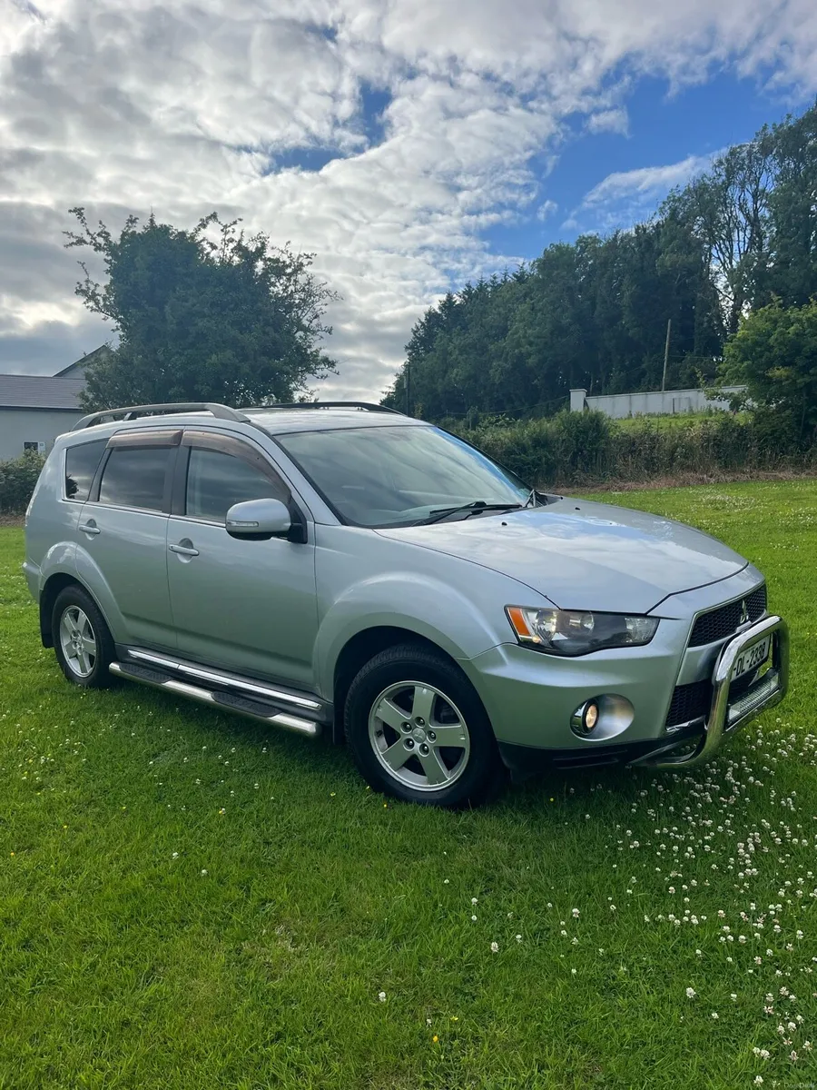 Mitsubishi Outlander 4x4 - Image 1