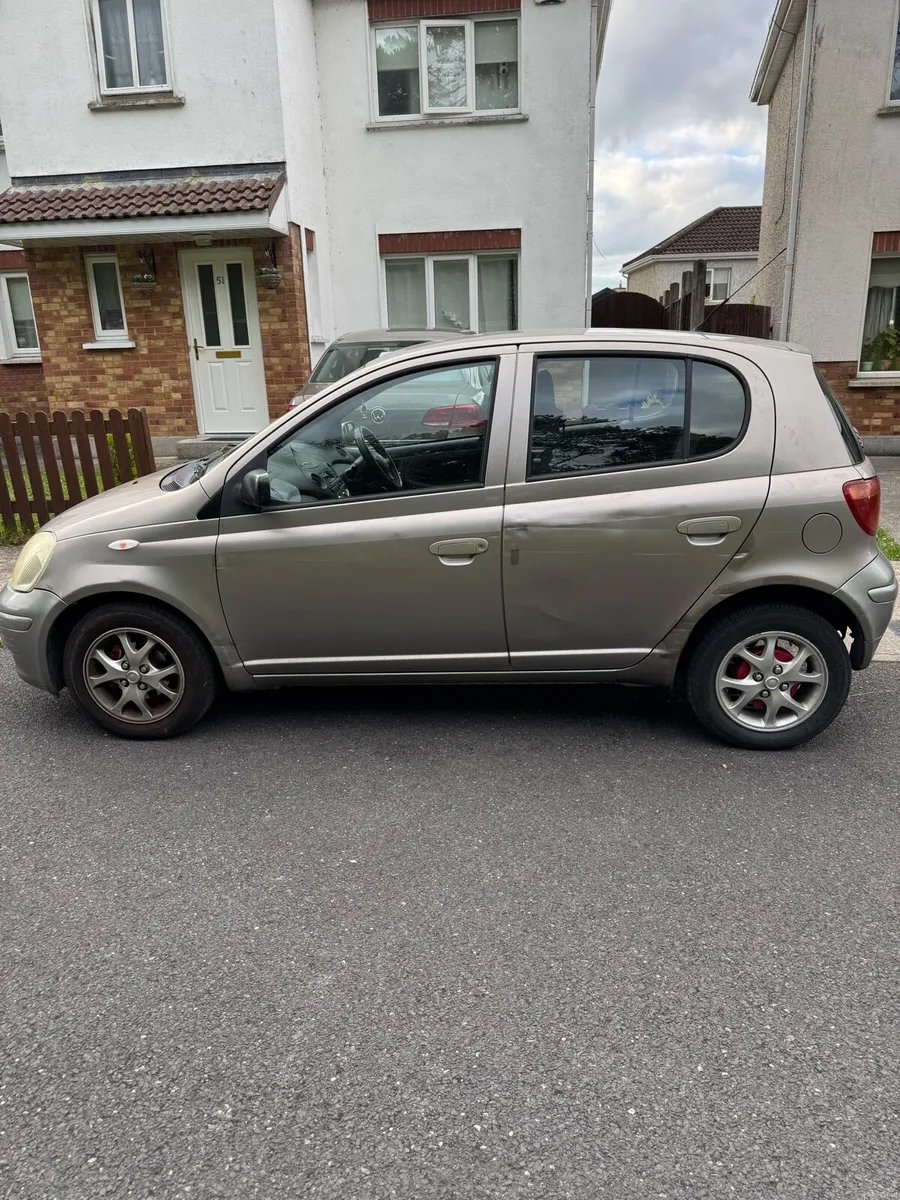 Toyota yarris - Image 4