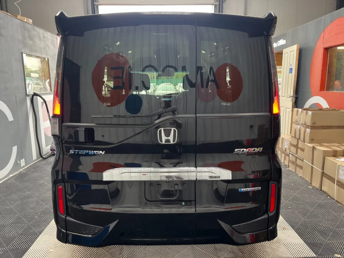 Honda Stepwagon 2019 HONDA STEPWAGON SPADA HYBRID - Image 3