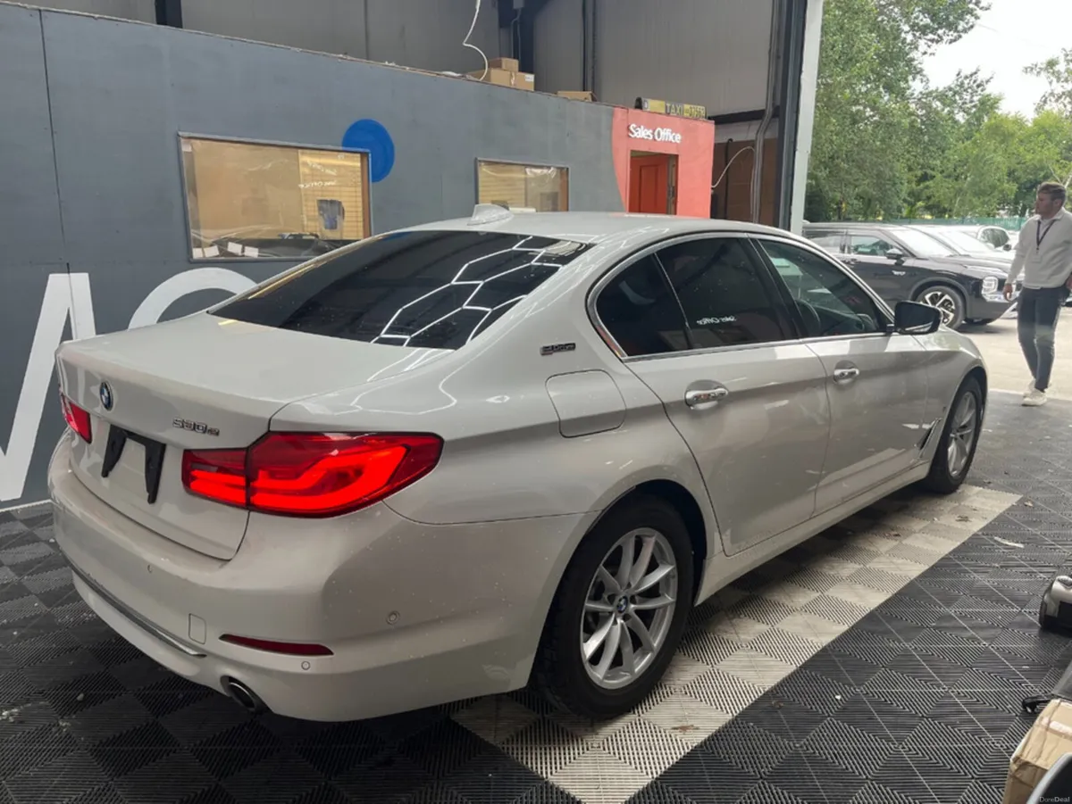 BMW 5-Series 2017 BMW 530E LUXURY 2.0 AUTOMATIC / - Image 2