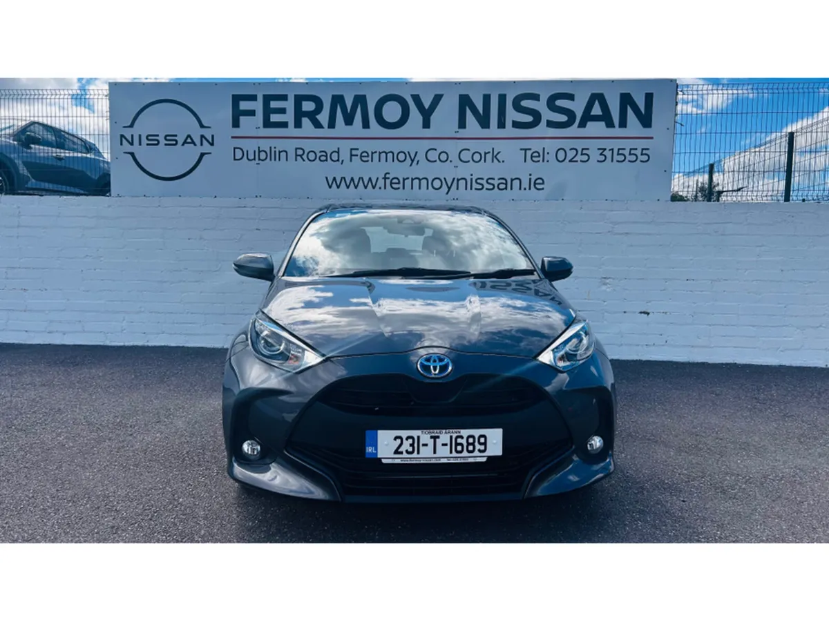 Toyota Yaris AUTOMATIC VERY LOW MILEAGE 1 PRIVATE - Image 5