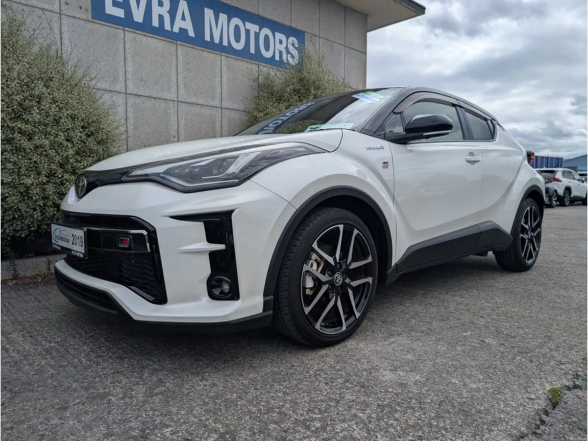 Toyota C-HR GR SPORT AUTOMATIC HYBRID 1.8 PETROL / - Image 5