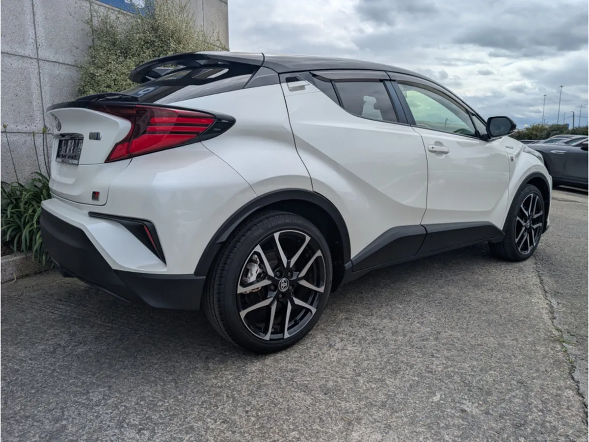 Toyota C-HR GR SPORT AUTOMATIC HYBRID 1.8 PETROL / - Image 6