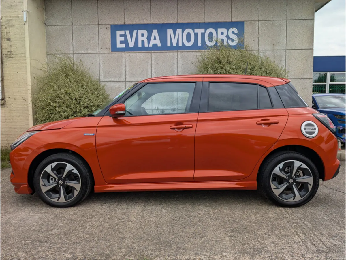 Suzuki Swift MZ MHEV AUTOMATIC 1.2 PETROL //VERY L - Image 4