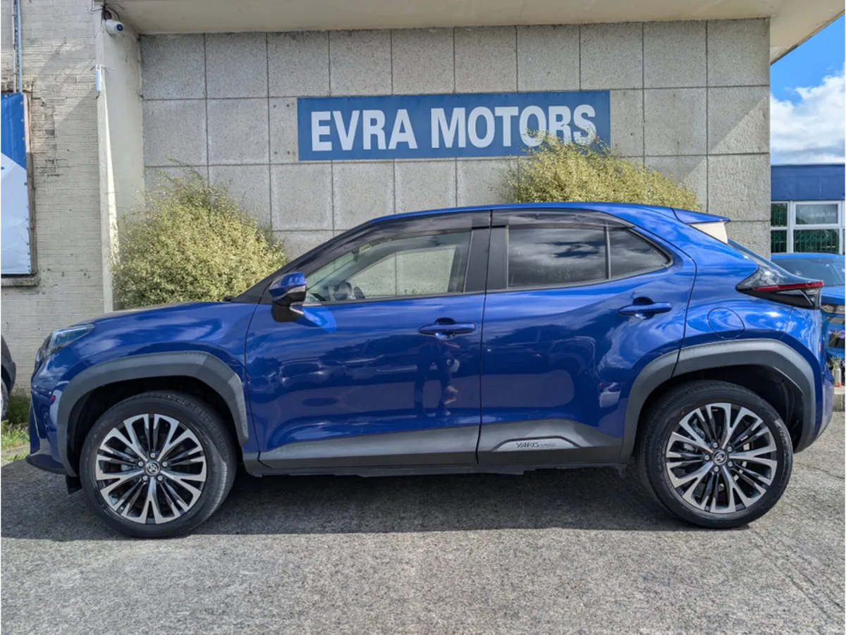 Toyota Yaris Cross Z HYBRID AUTOMATIC 1.5 PETROL / - Image 4