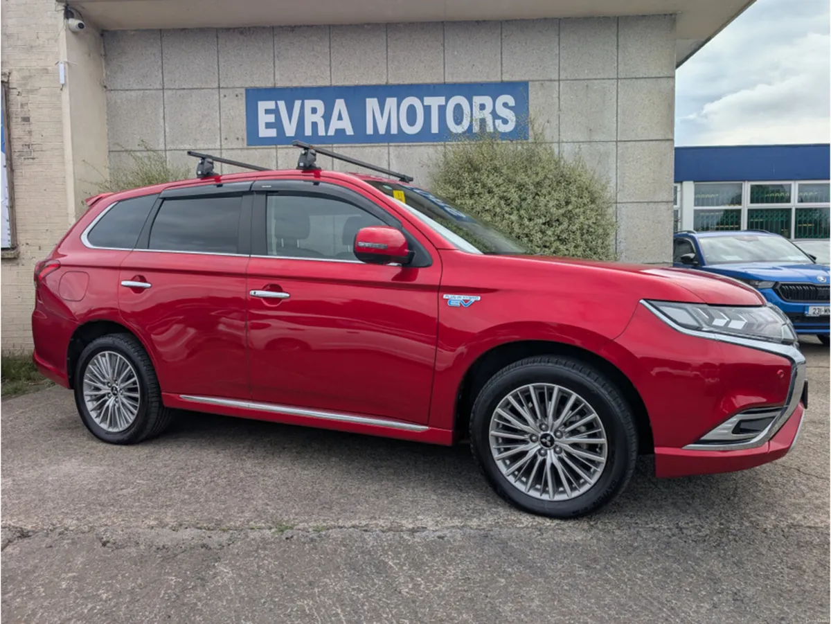 Mitsubishi Outlander PHEV G PLUS 2.4 PETROL HYBRID - Image 3