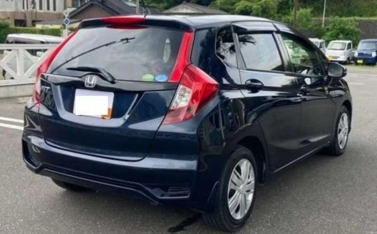 Honda Fit 2017 - Image 2