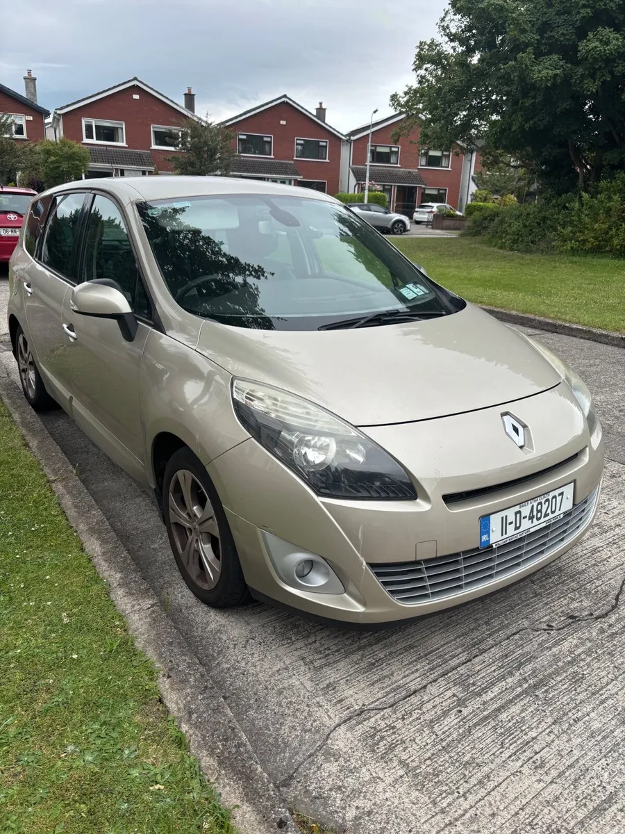 Renault Grand Scenic 2011 - Image 1