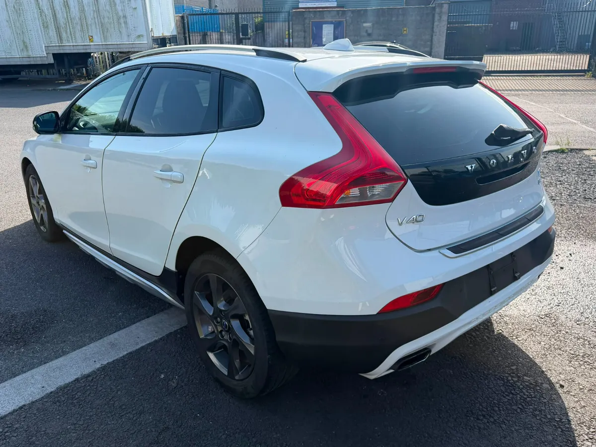 VOLVO V40 2014 WHITE - Image 5