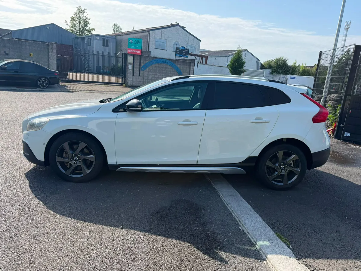 VOLVO V40 2014 WHITE - Image 6