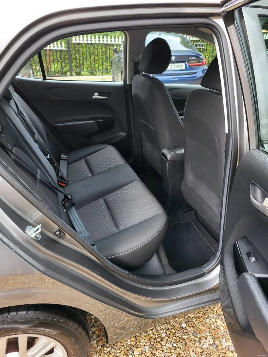 Car - Image 5