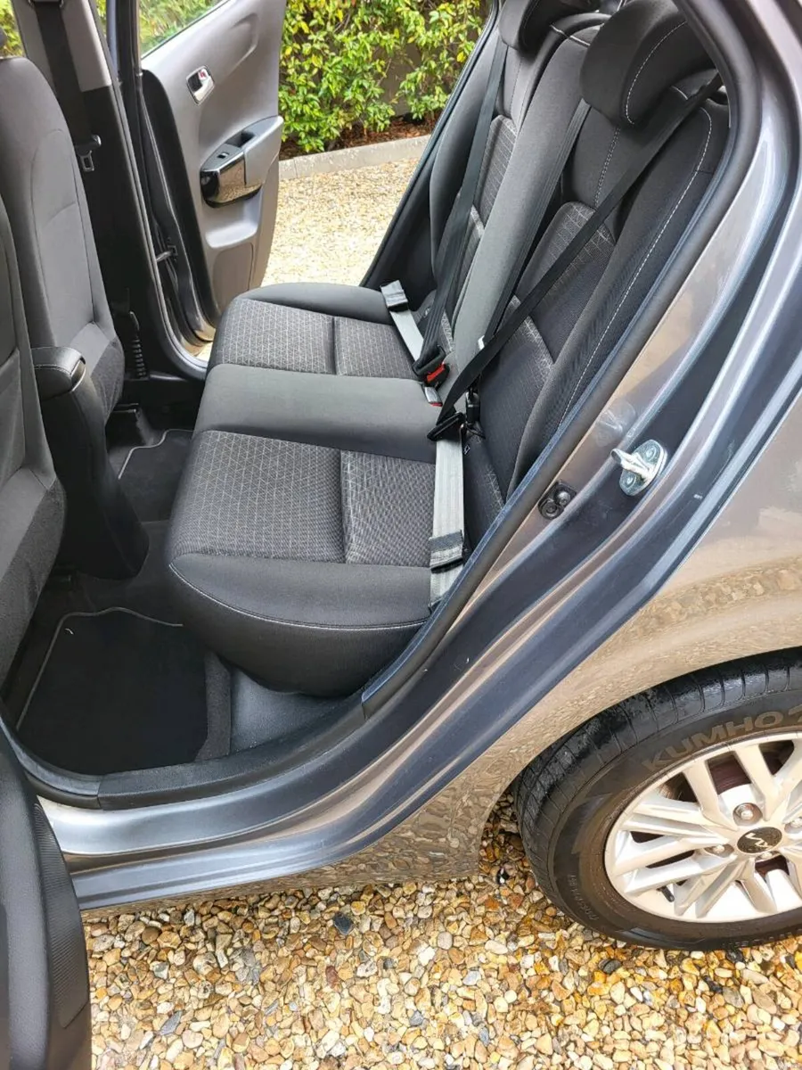 Car - Image 2