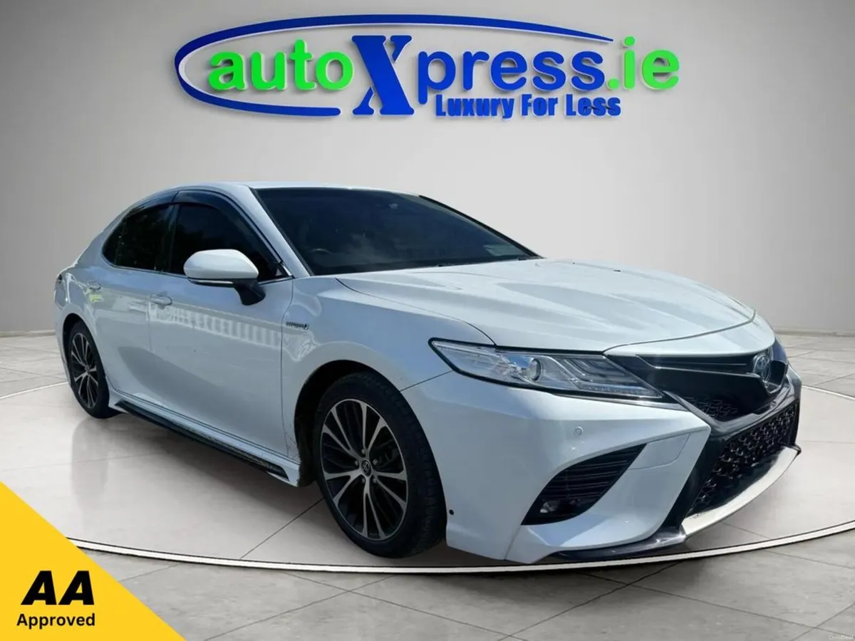 Toyota Camry Hybrid Petrol, Automatic - Image 1