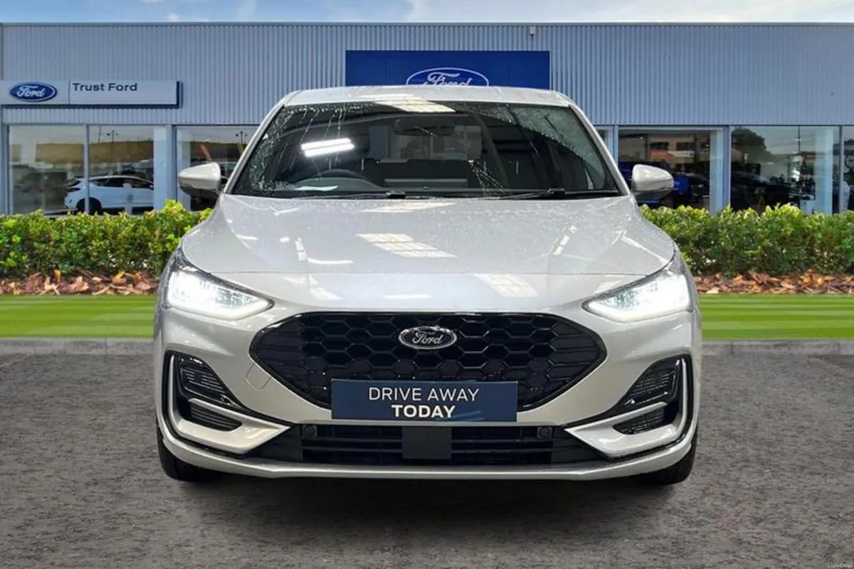 Ford Focus 1.0 EcoBoost Hybrid mHEV ST-Line 5dr- P - Image 6