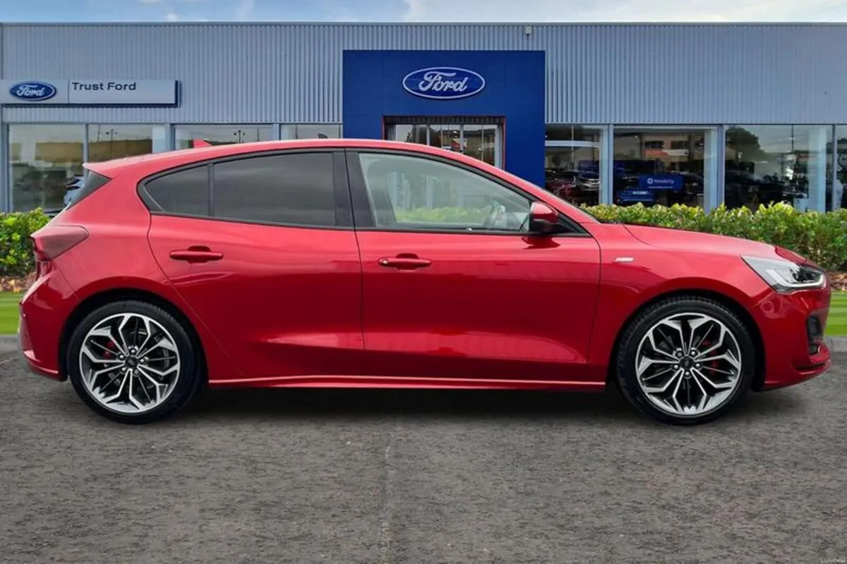 Ford Focus ST-Line X - Image 3