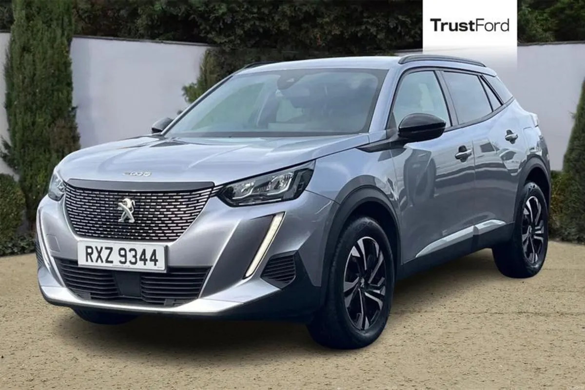Peugeot 2008 1.2 PureTech 130 Allure Premium+ 5dr* - Image 5
