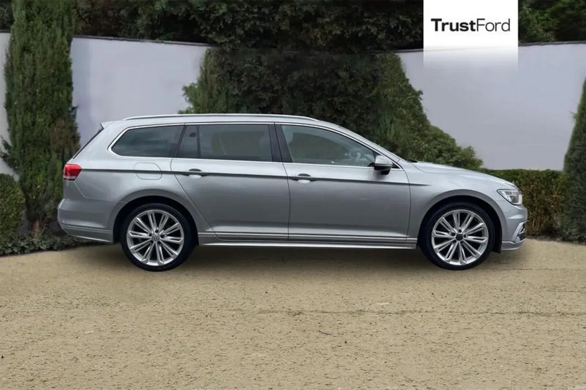 Volkswagen Passat R-Line - Image 3
