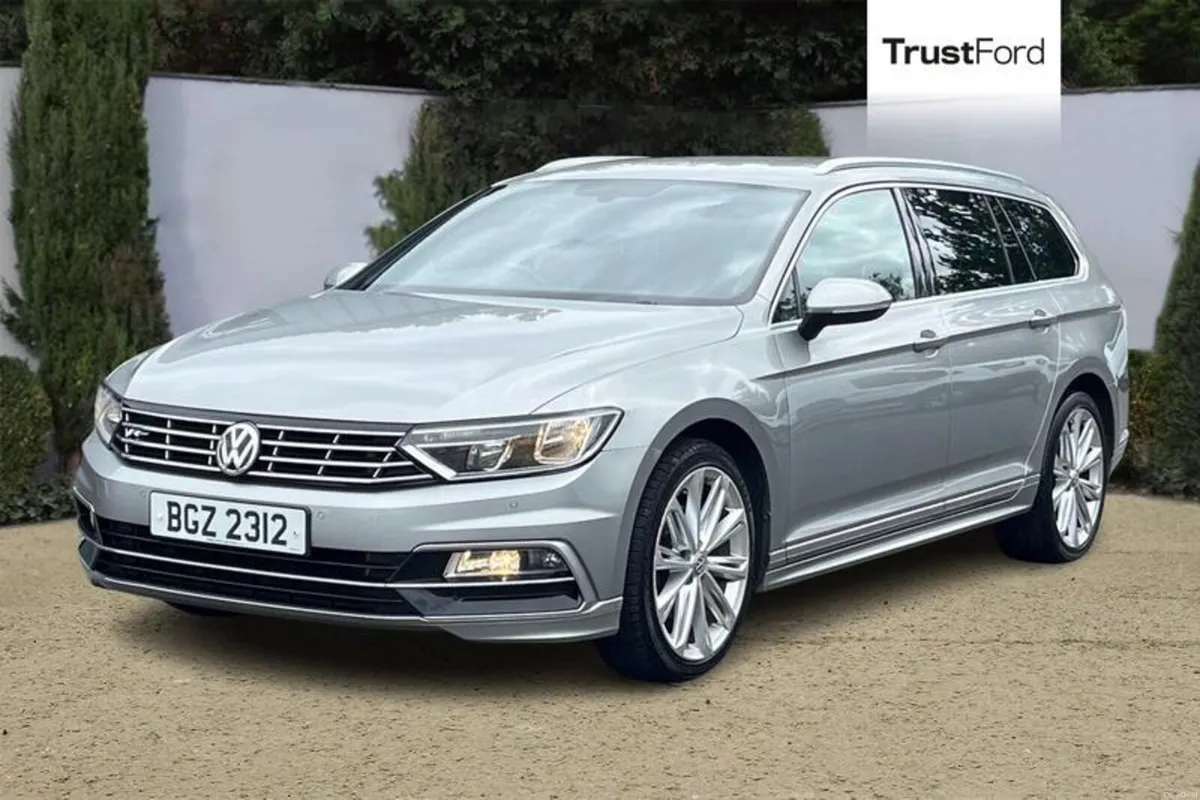 Volkswagen Passat 2.0 TDI R-Line 5dr - PARKING SEN - Image 5