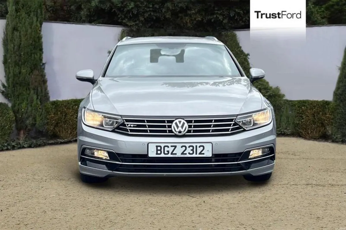 Volkswagen Passat 2.0 TDI R-Line 5dr - PARKING SEN - Image 6