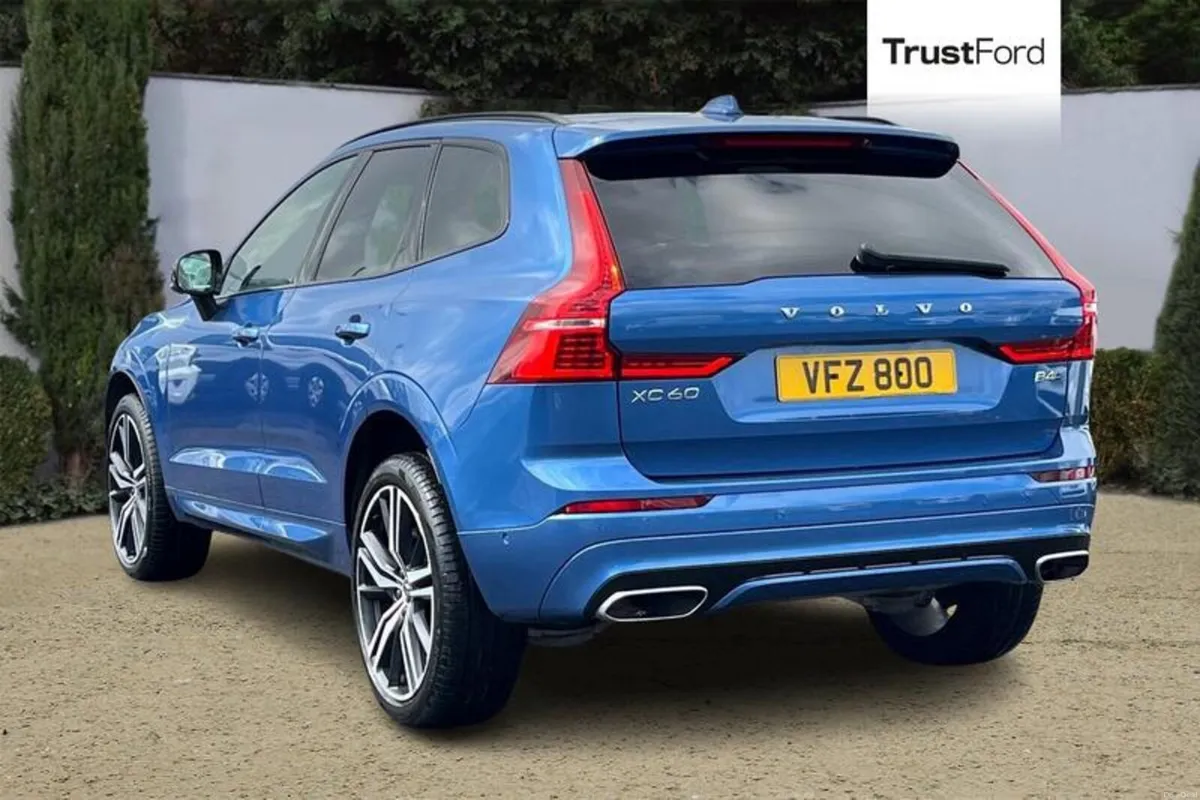 Volvo XC60 R DESIGN Pro - Image 2