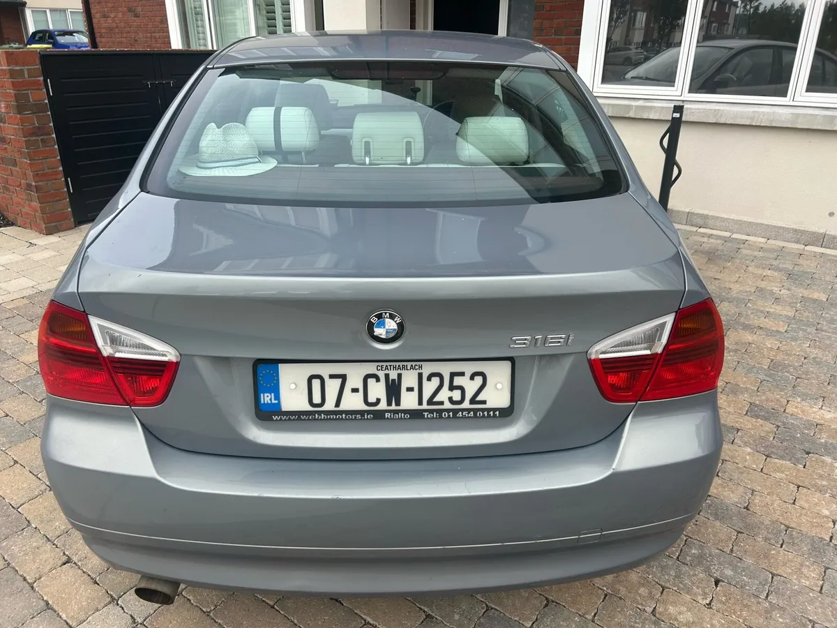 BMW 316i 2007 - Image 3