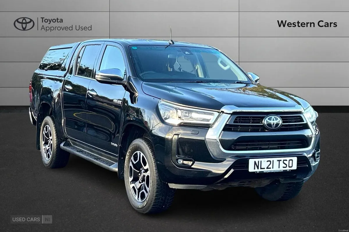 Toyota Hilux 2.8 D-4D Invincible Auto 4WD Euro 6 ( - Image 1