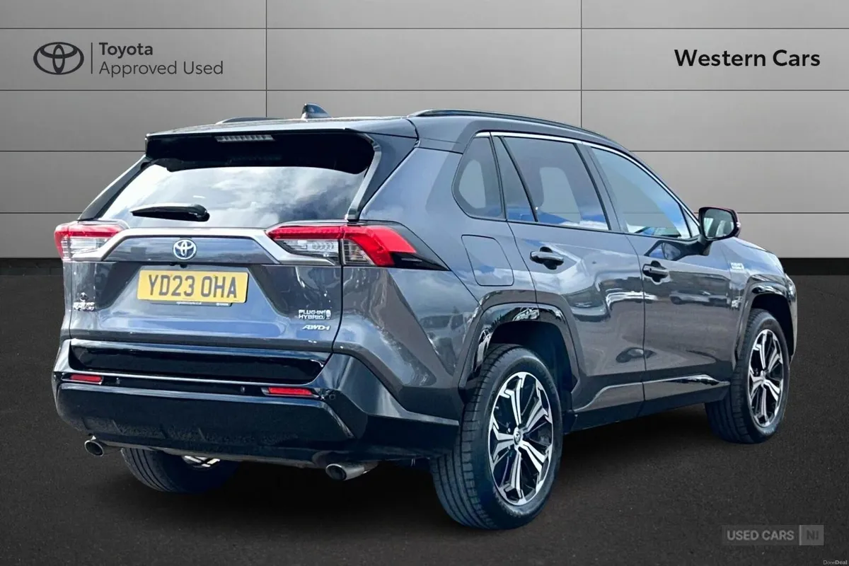 Toyota RAV4 2.5 VVT 18.1kWh Dynamic CVT 4WD Euro 6 - Image 2