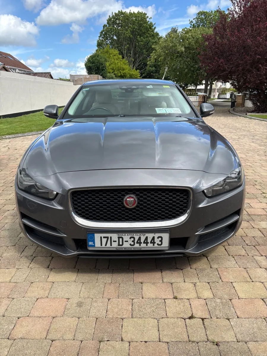Jaguar XE 2017 - Image 2