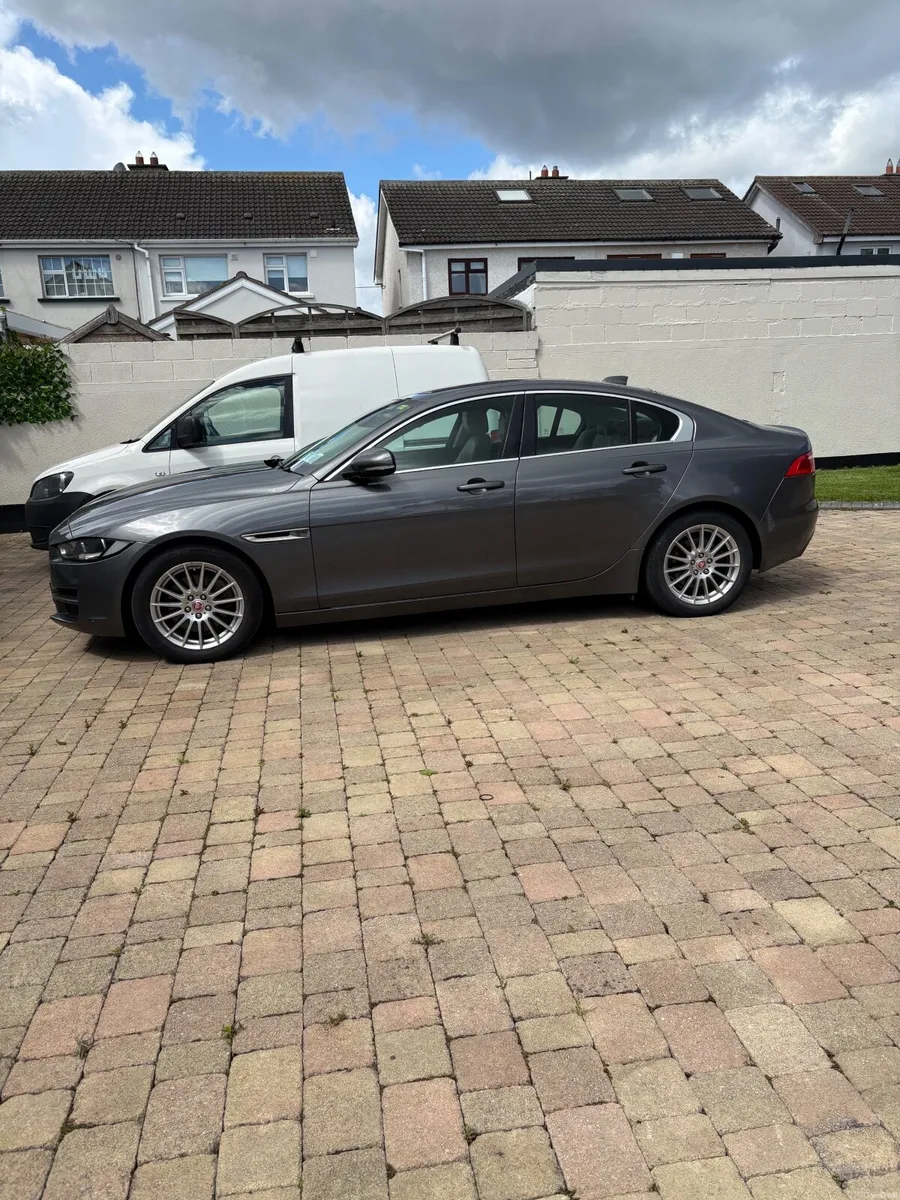 Jaguar XE 2017 - Image 5