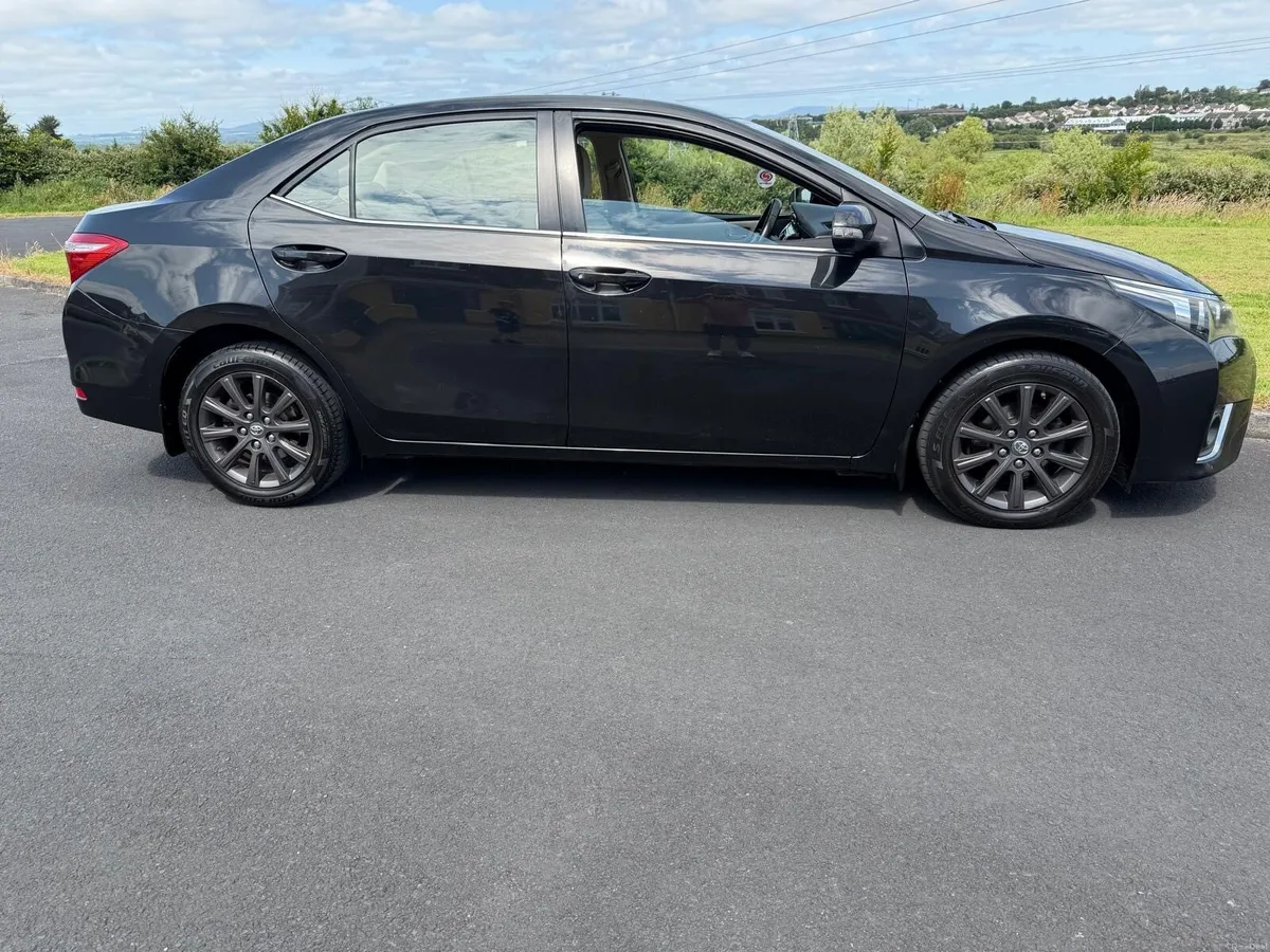 2015 Toyota Corolla 1.4 Diesel High Spec - Image 3