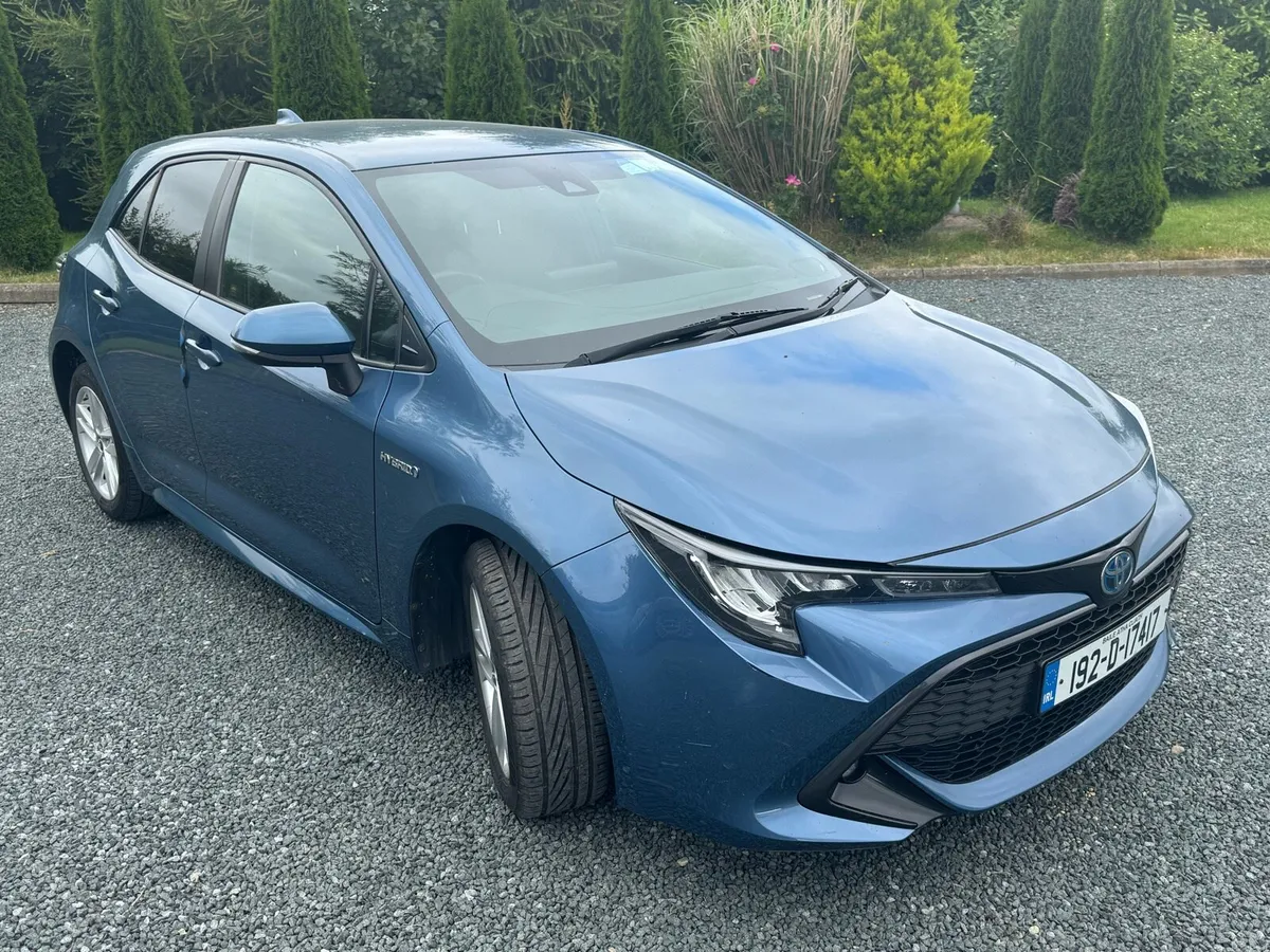 Toyota Corolla Luna Hybrid Petrol - Image 2