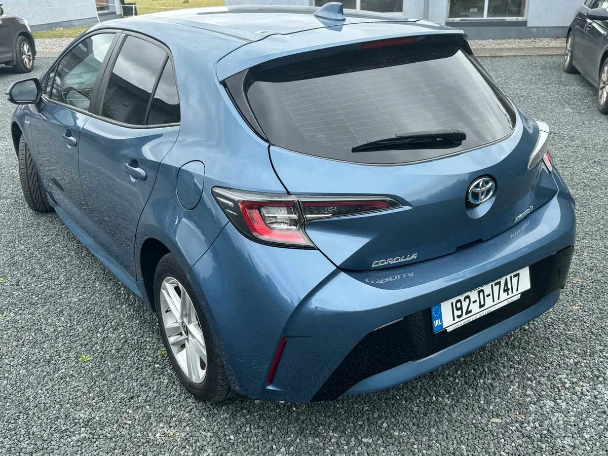 Toyota Corolla Luna Hybrid Petrol - Image 4