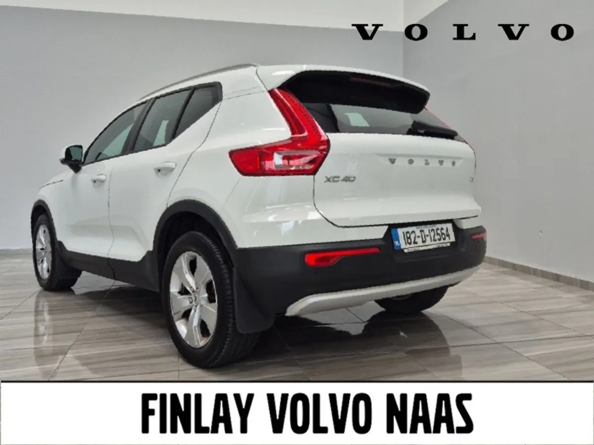 Volvo XC40 T3 FWD MANUAL 156 MOMENTUM - Image 3
