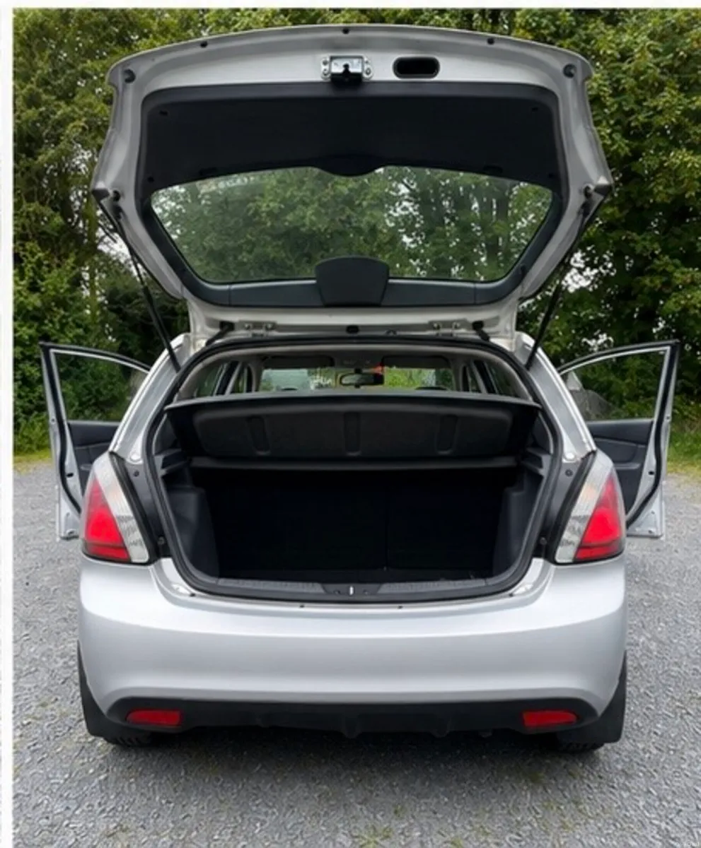 Kia Rio 2011 - Image 2