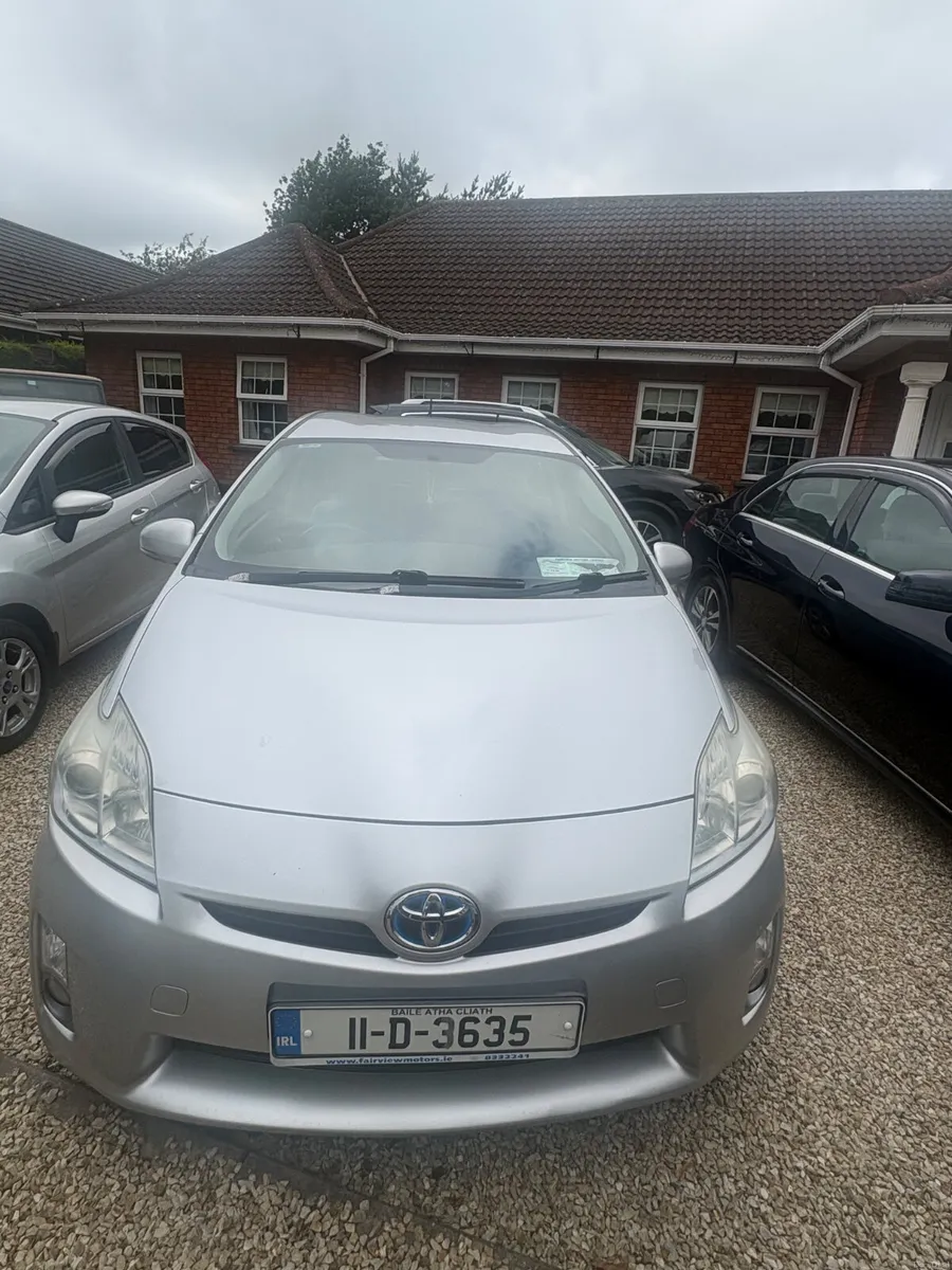 Toyota Prius 2011 (AUTOMATIC) - Image 4