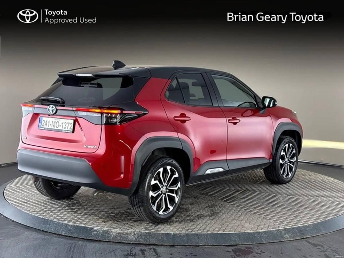 Toyota Yaris Cross LunaSport Hybrid - Image 2
