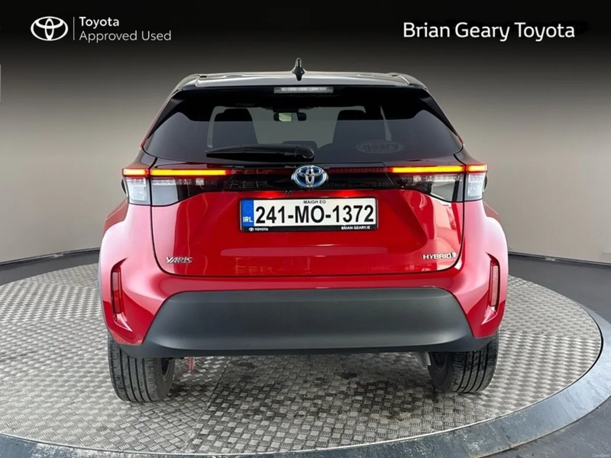 Toyota Yaris Cross LunaSport Hybrid - Image 4